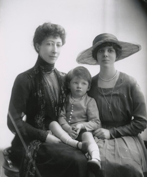 Duchess of Fife and family Portrait Print Outlet Clearance Store