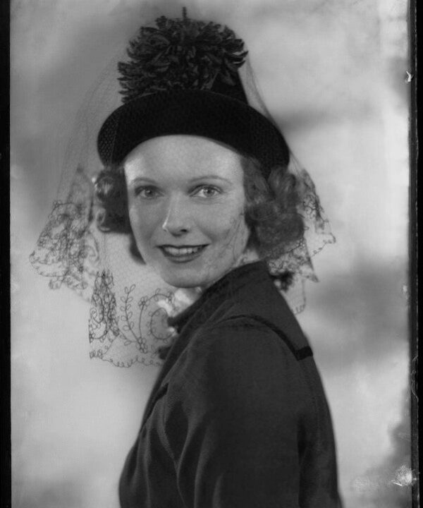 Anna Neagle Portrait Print Best Deals