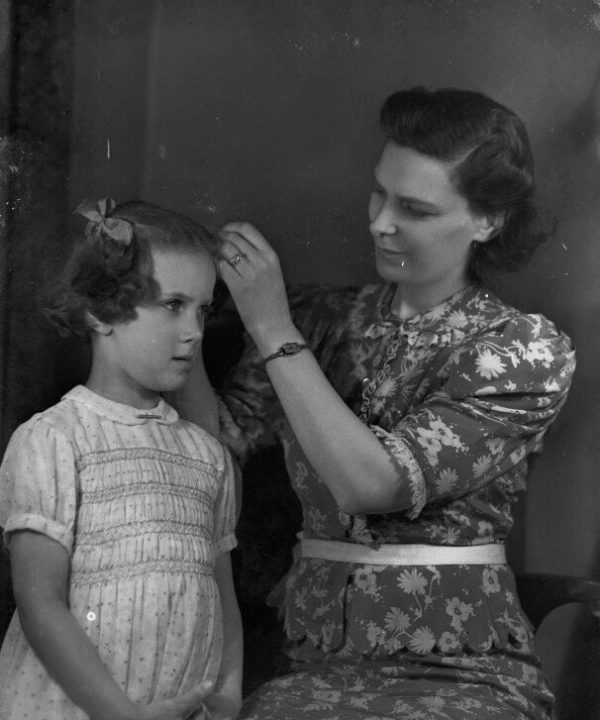 Hon. Mrs Evans and her daughter Portrait Print Cheap Sale Pick A Best
