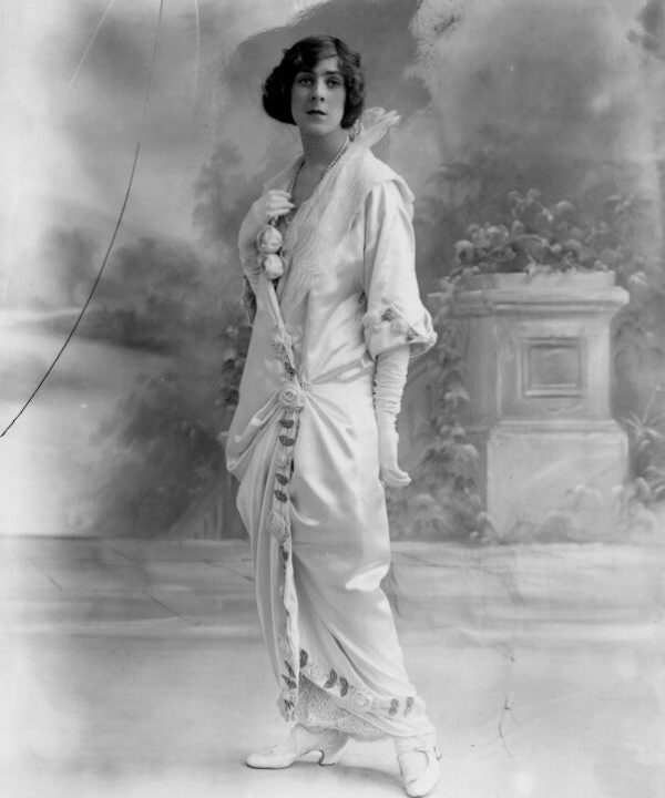 Dame (Esmerelda) Cicely Courtneidge Portrait Print Online Online Cheap Pice
