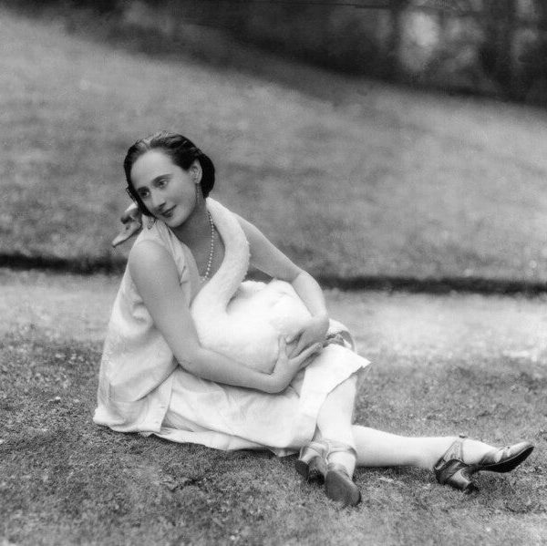 Anna Pavlova with 'Jack' Portrait Print Best Sale Cheap Online